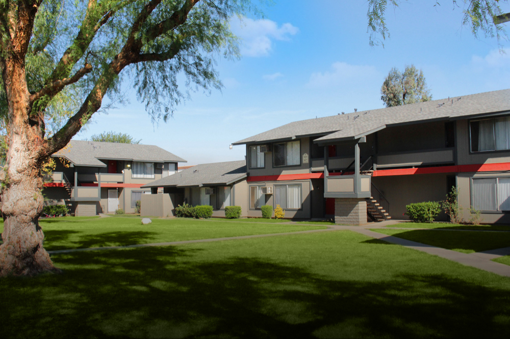 This banner image shows the exterior photo of Northpointe Apartments